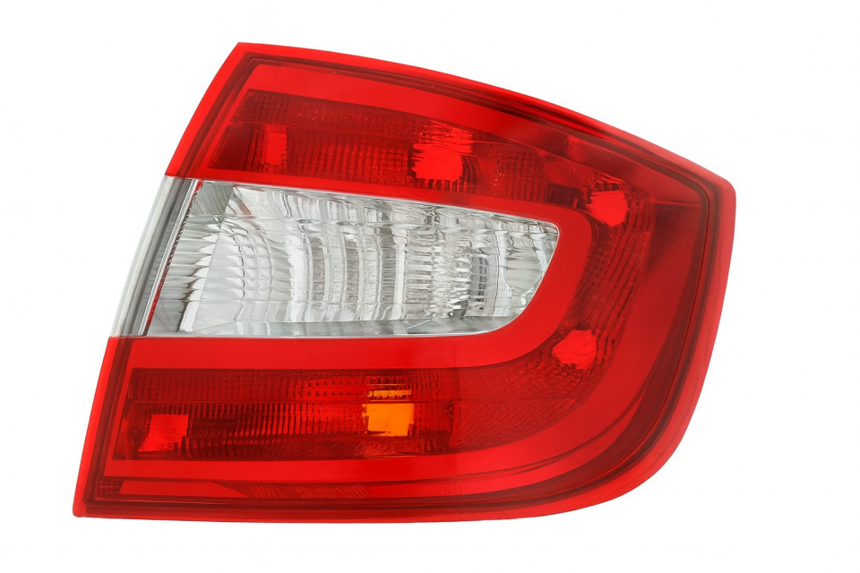 5JH945112A ARKA STOP LAMBASI KARARTMALI SAG RAPİD 2013 ve Üzeri