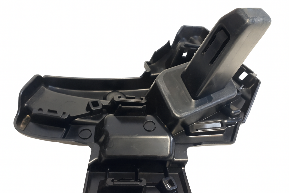 658807724 ÖN TAMPON PANJUR BAĞLANTI BRAKETİ SAG KAMİQ 2019 ve Üzeri